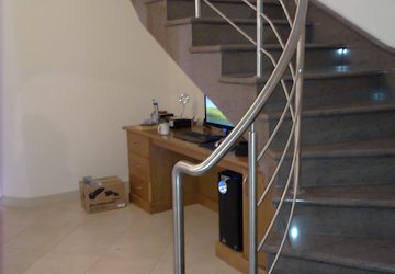 Modern Precision: Custom Stainless Steel Stair Railings