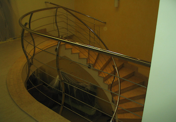 Elegant Curved Staircase Railing